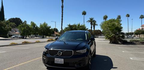 Volvo XC40 2025