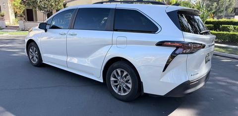 Toyota Sienna 2025