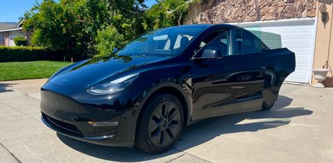 Tesla Model Y 2024