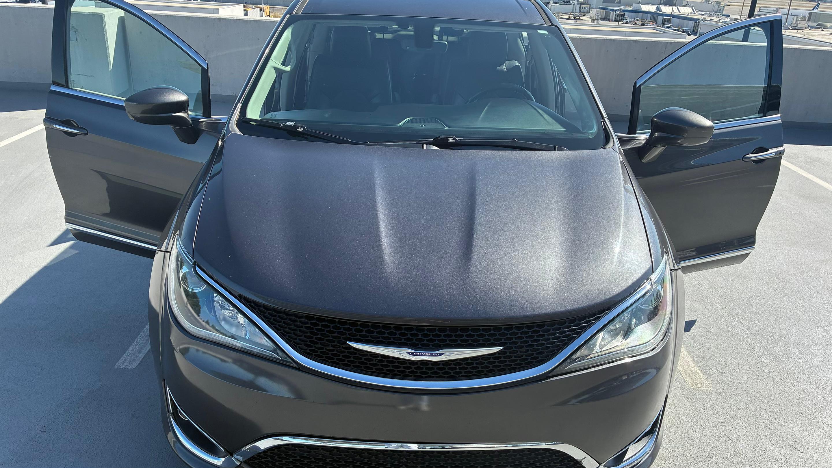 Chrysler Pacifica 2020 in Fresno, CA