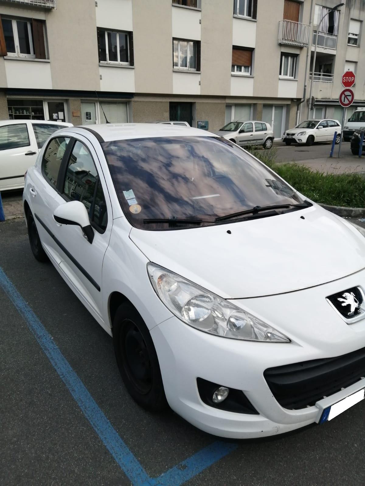 Peugeot 207 2010 à Grenoble