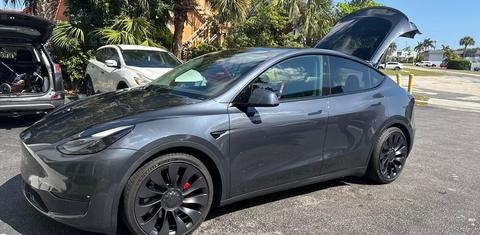 Tesla Model Y 2022