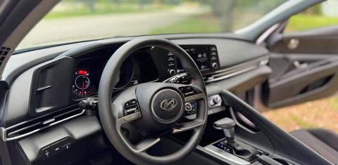 Hyundai Elantra 2023
