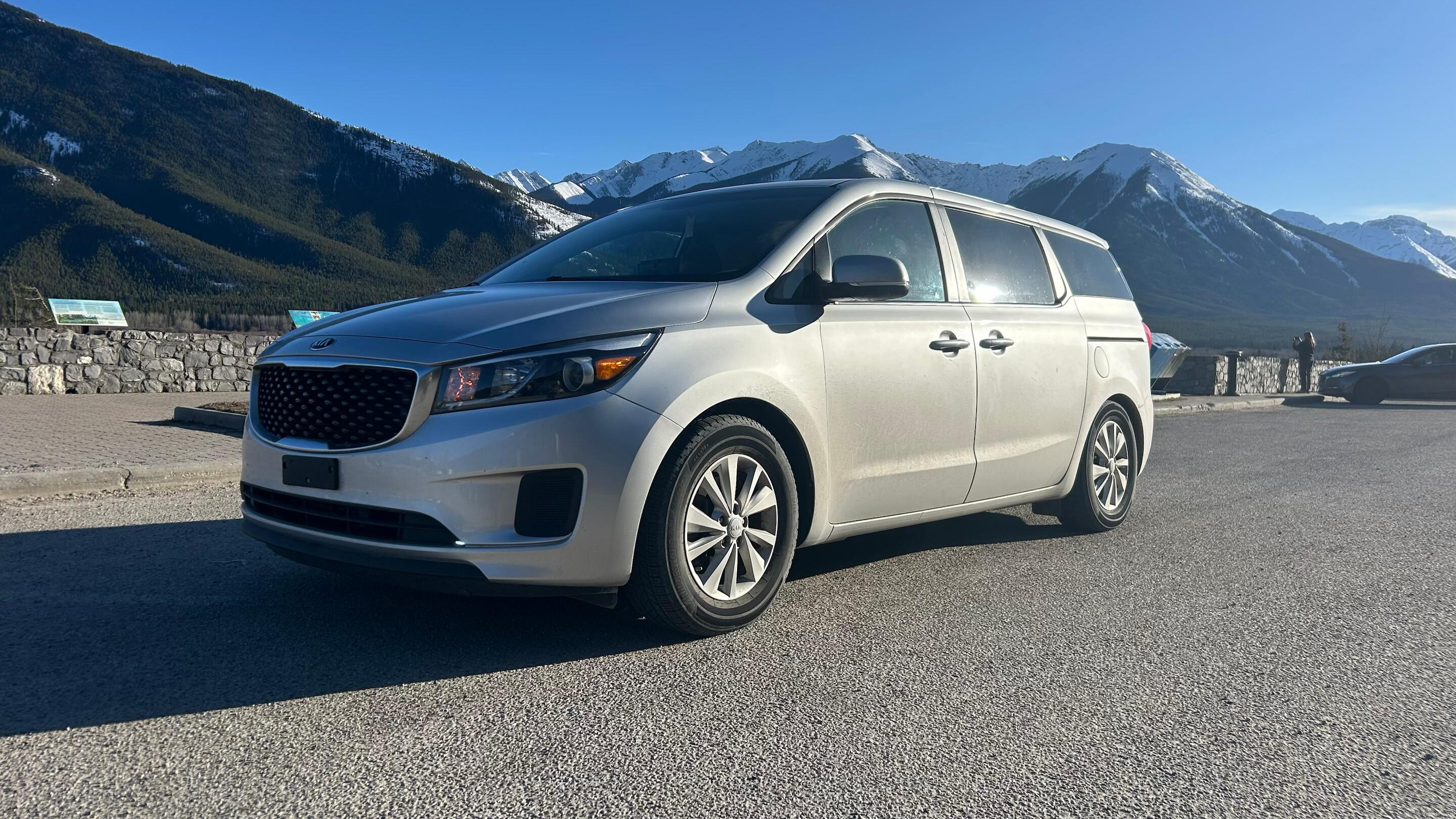Kia Sedona 2017 in Calgary, AB