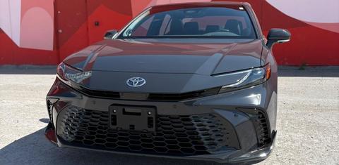 Toyota Camry Hybrid 2025