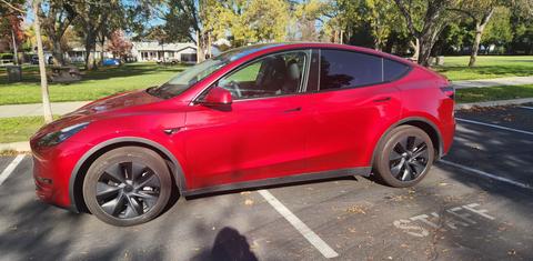 Tesla Model Y 2024