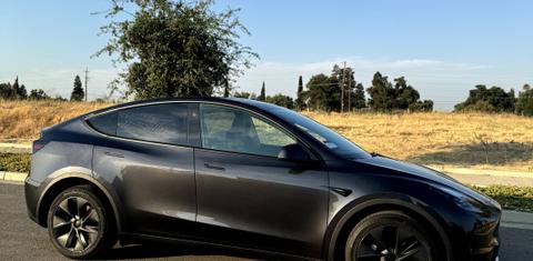 Tesla Model Y 2024
