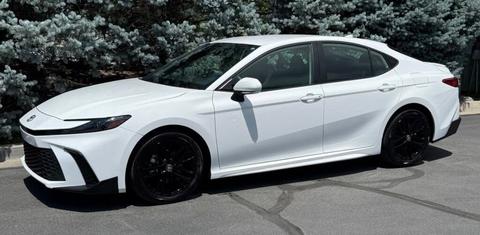 Toyota Camry Hybrid 2025