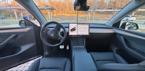 Tesla Model Y 2025