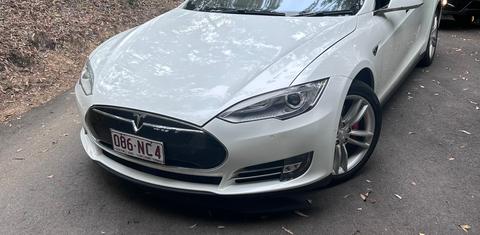 Tesla MODEL S 2015
