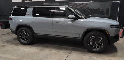 Rivian R1S 2026