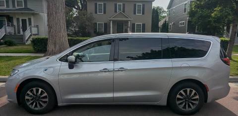 Chrysler Pacifica 2023