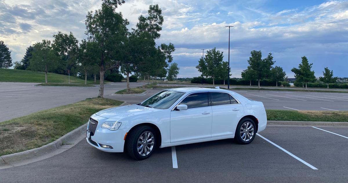 Chrysler 300 2016 rental in Greenwood Village, CO by Rob M. Turo