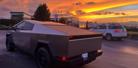 Tesla Cybertruck 2026