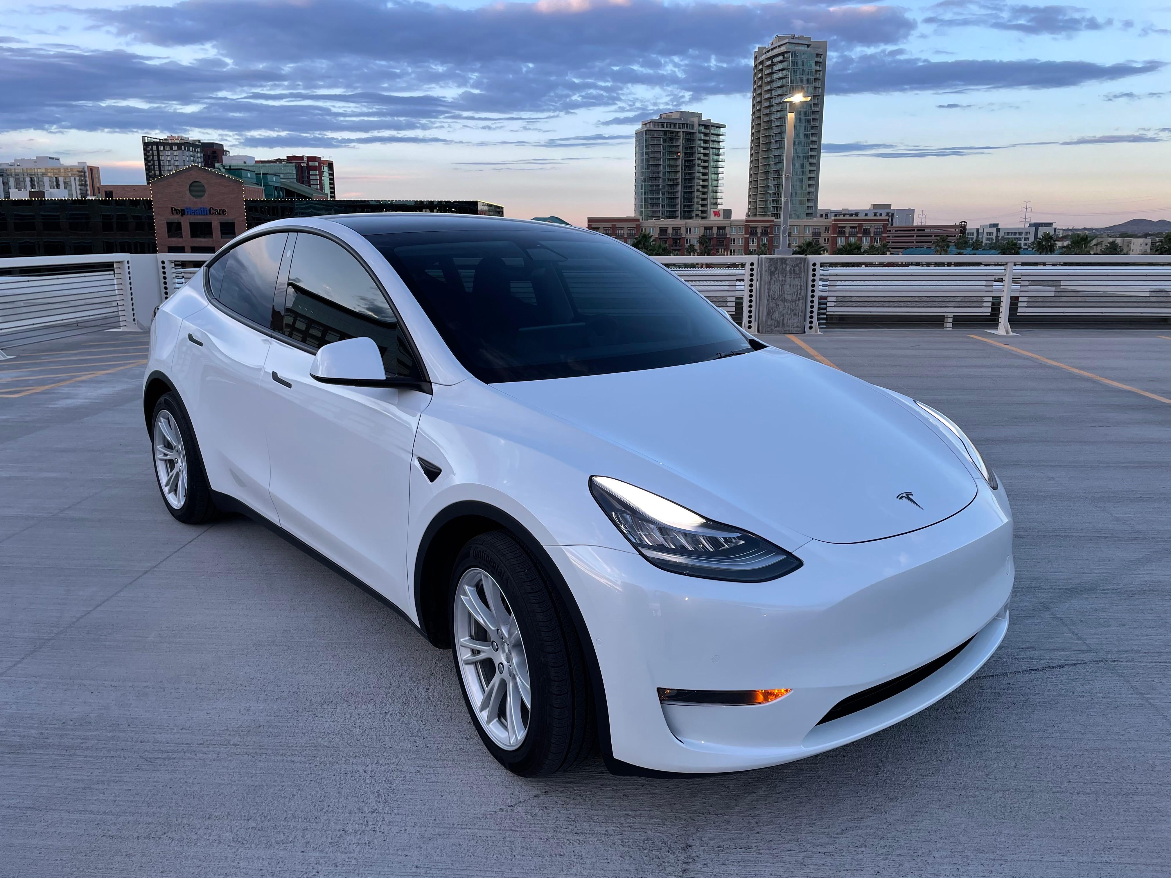 Tesla Model Y 2021 in Tempe, AZ