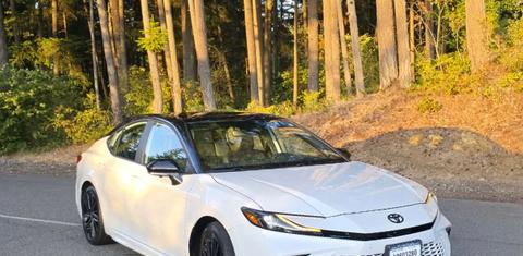 Toyota Camry Hybrid 2025