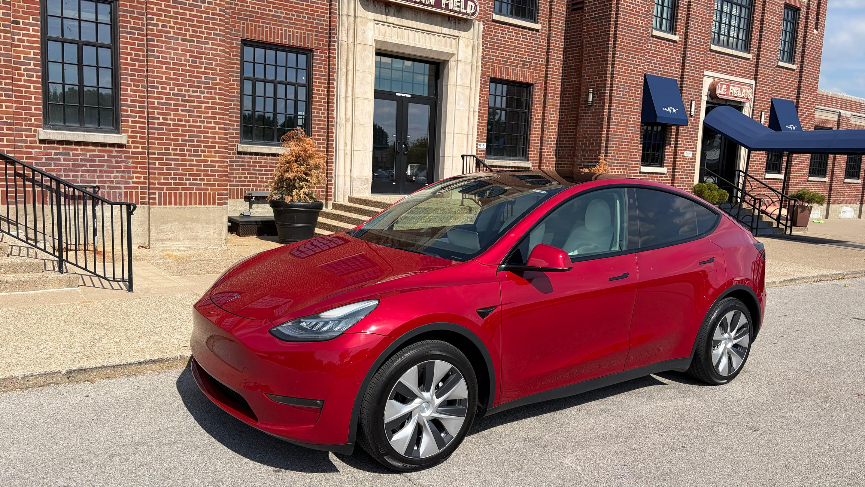 Tesla Model Y 2021 in Louisville, KY