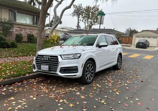 Audi Q7 car