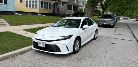 Toyota Camry Hybrid 2025