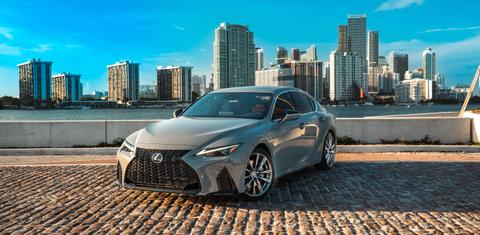 Lexus IS 2025