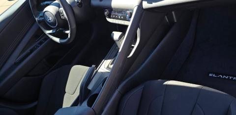 Hyundai Elantra 2025