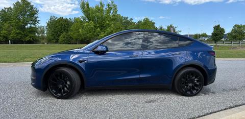 Tesla Model Y 2025