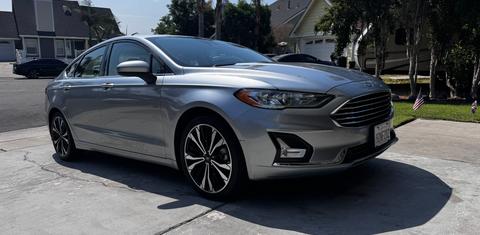 Ford Fusion Hybrid 2020