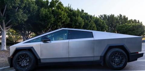 Tesla Cybertruck 2025