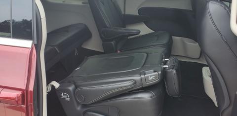 Chrysler Pacifica 2023