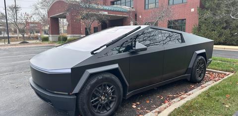 Tesla Cybertruck 2025