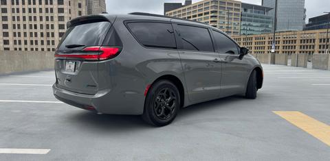 Chrysler Pacifica 2025