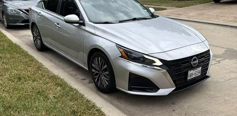Nissan Altima 2023