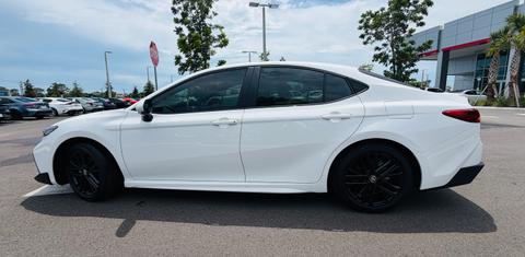 Toyota Camry Hybrid 2026