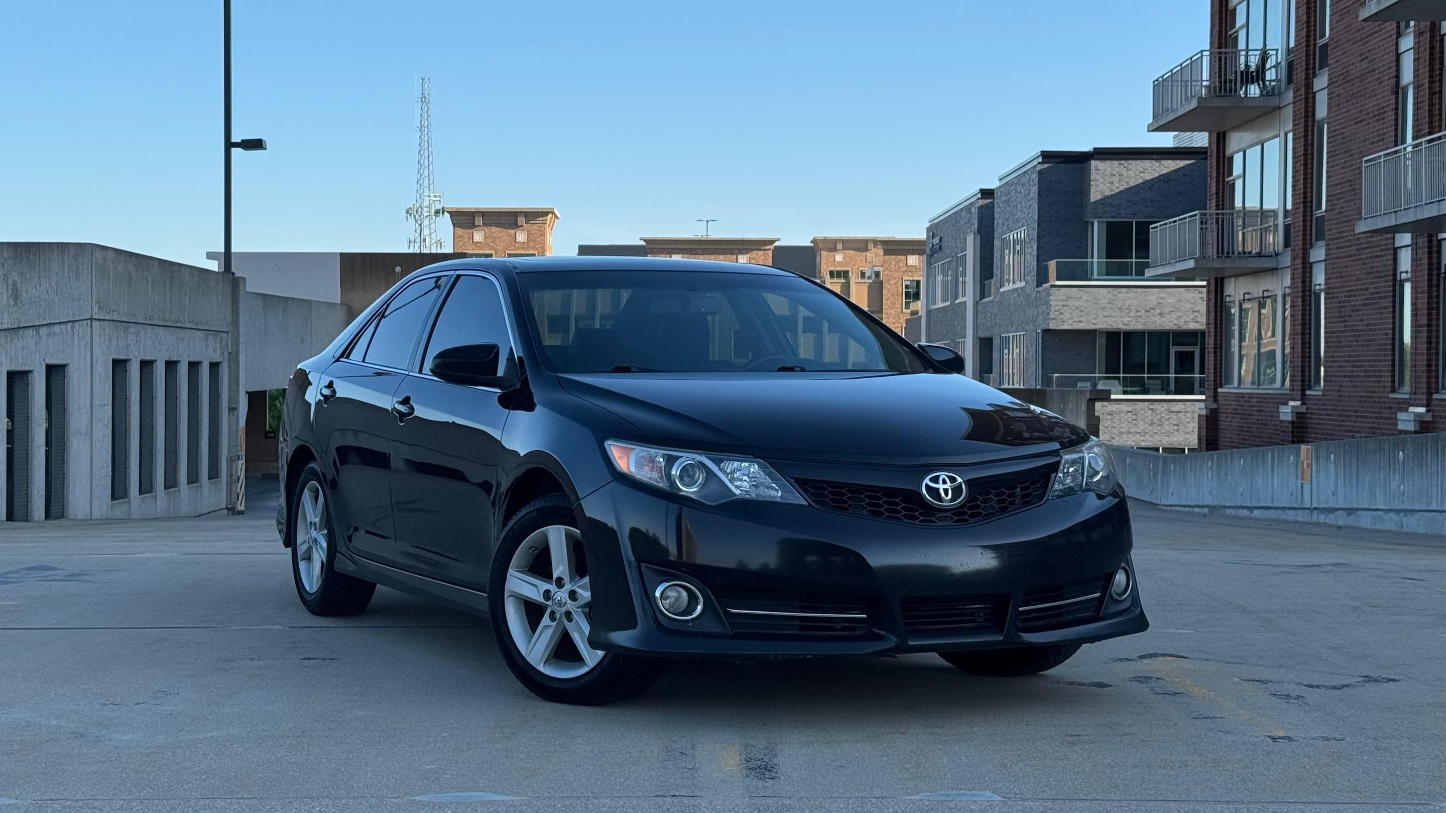 Toyota Camry 2014 in Madison Heights, MI
