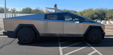 Tesla Cybertruck 2025