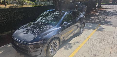 Tesla Model Y 2026