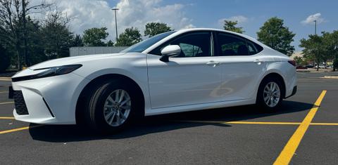 Toyota Camry Hybrid 2025