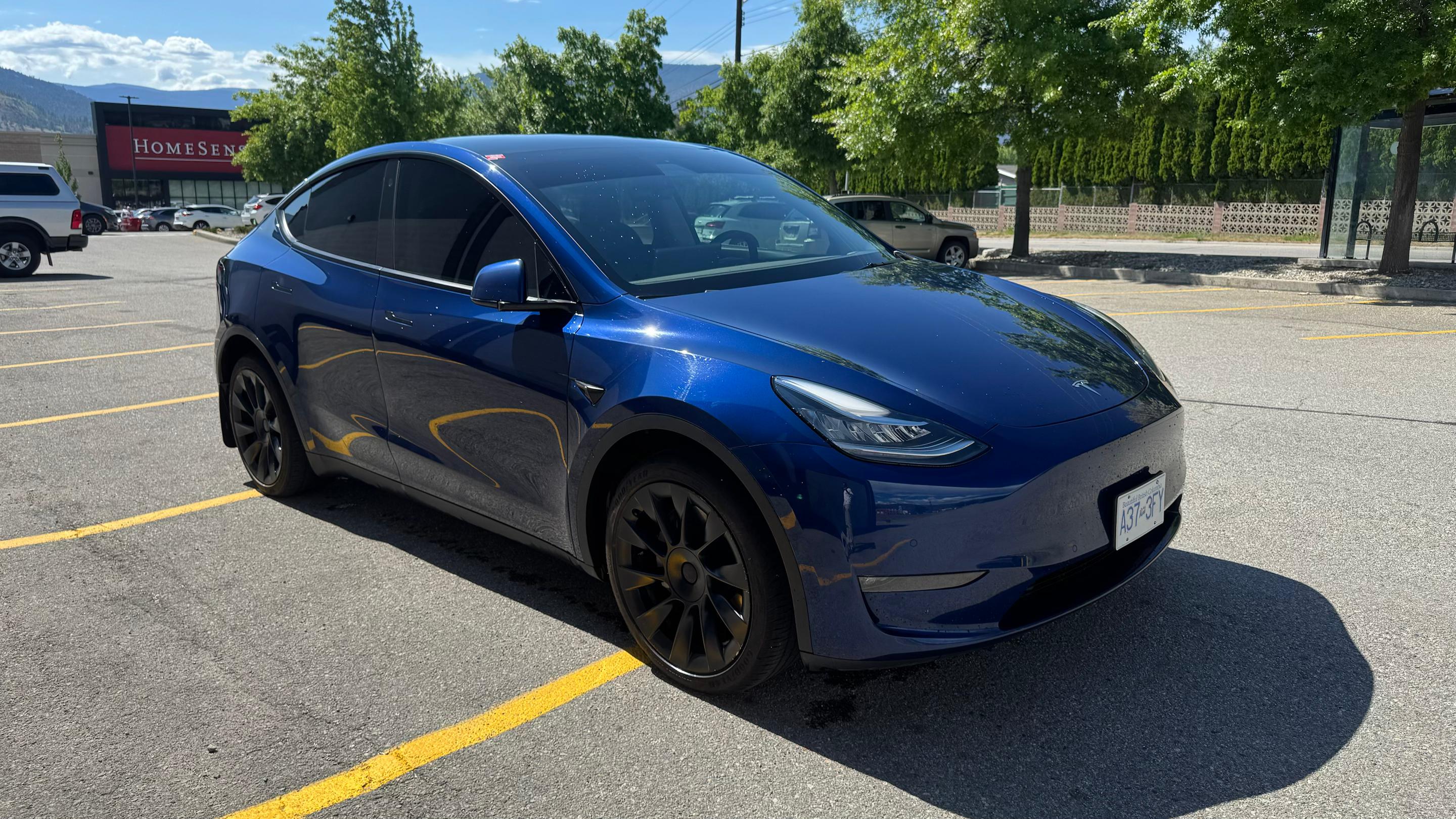 Tesla Model Y 2021 in West Kelowna, BC