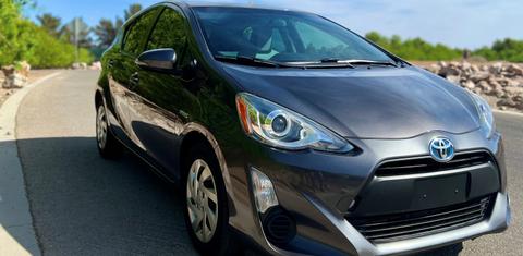 Toyota Prius c 2015