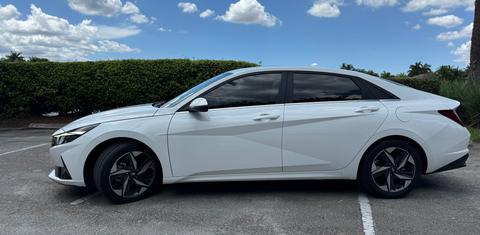 Hyundai Elantra 2023