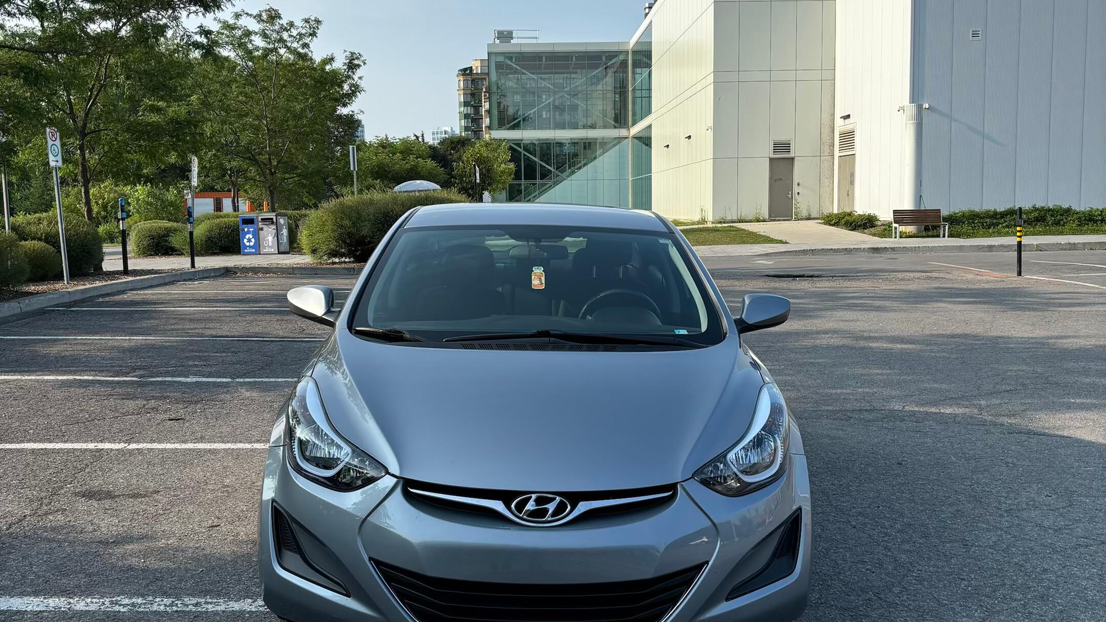 Hyundai Elantra 2015 à 