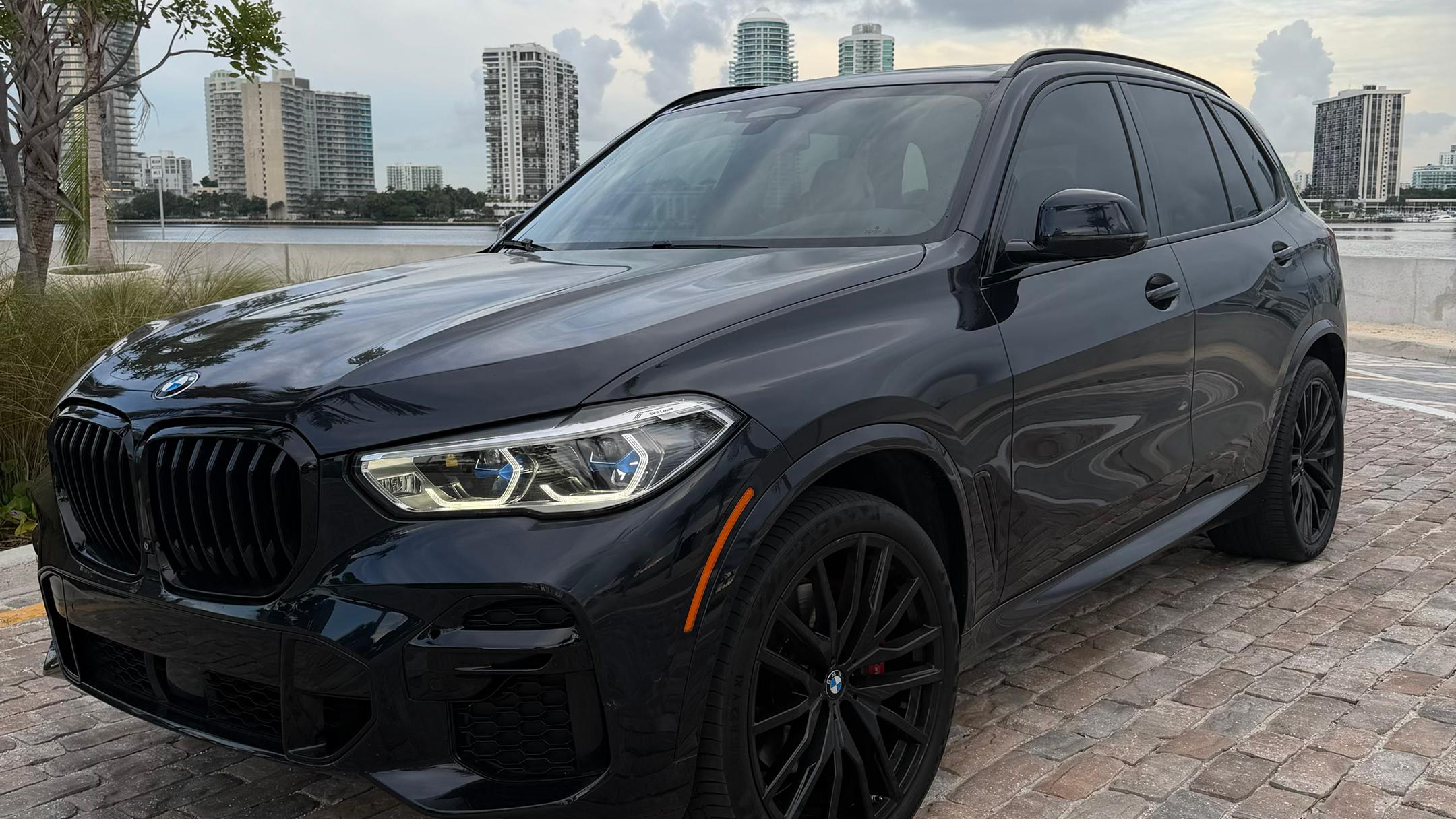 BMW X5 2023 in Miami, FL
