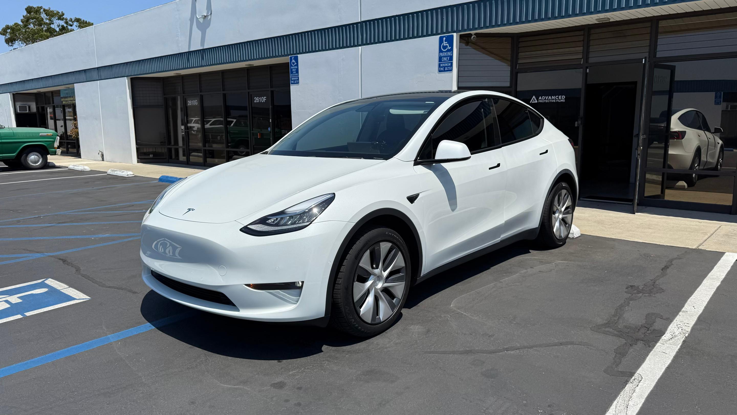 Tesla Model Y 2020 in Fountain Valley, CA