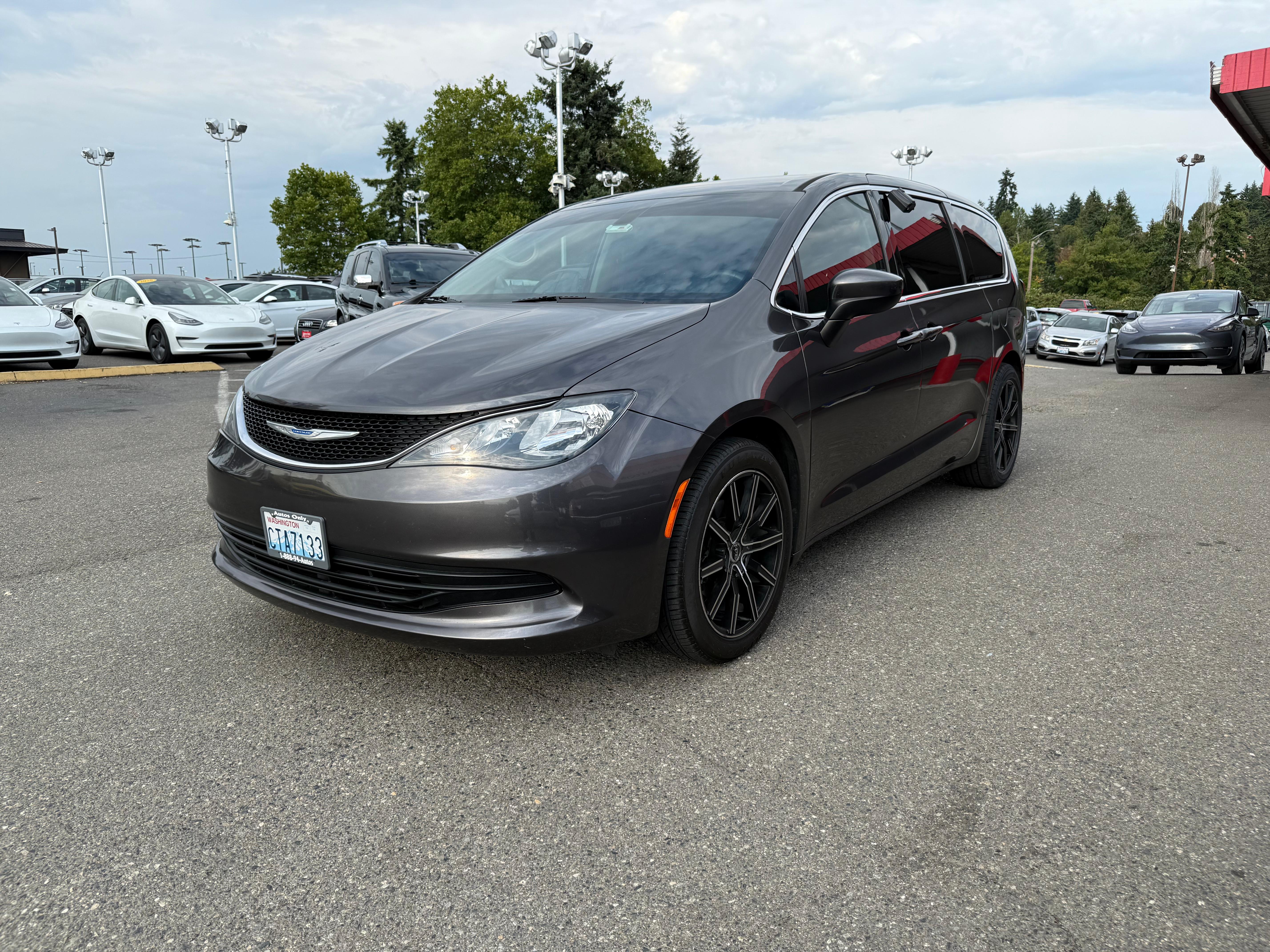 Chrysler Pacifica 2018 in Burien, WA