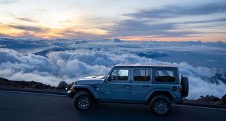 Jeep Wrangler 2024 — Options de location de voitures à Kahului, HI