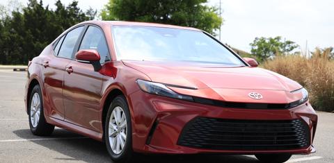 Toyota Camry Hybrid 2025