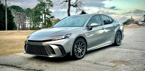 Toyota Camry Hybrid 2025