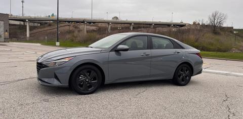 Hyundai Elantra 2022