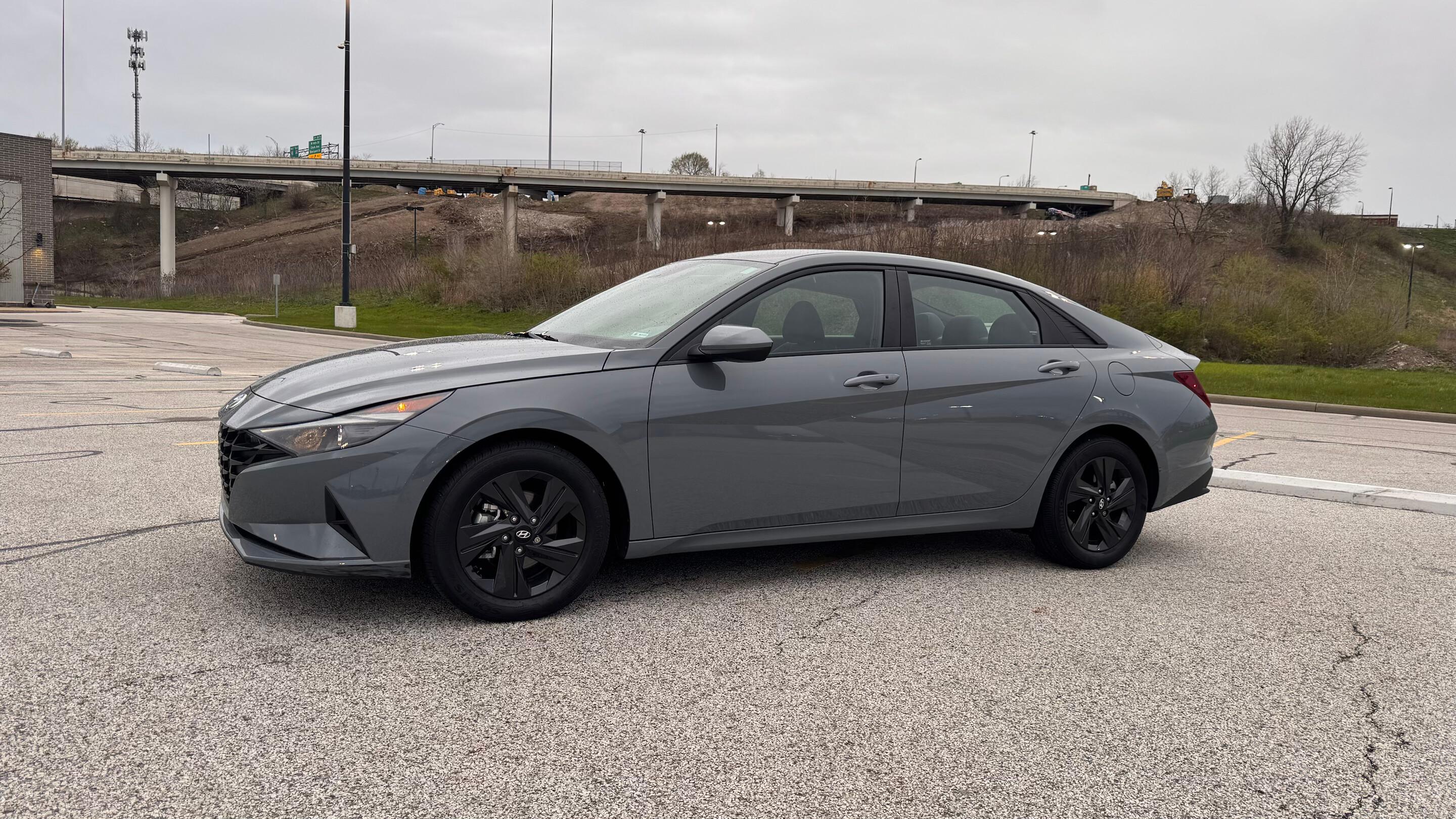 Hyundai Elantra 2022 in 
