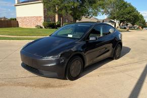 Tesla Model Y 2026 in Grand Prairie